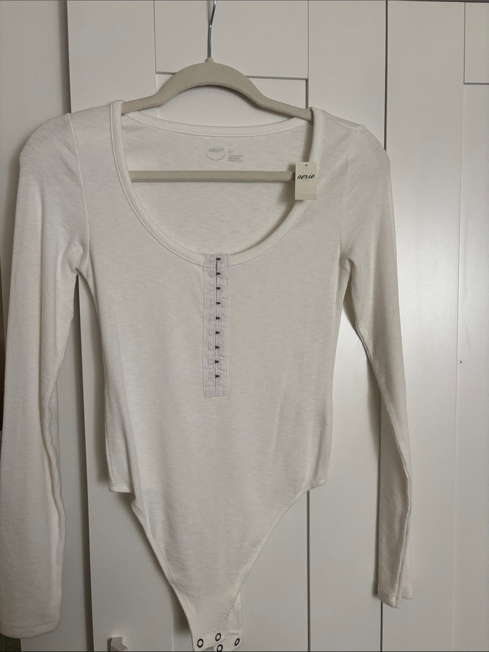 aerie Long-Sleeve Scoop Neck Bodysuit in white